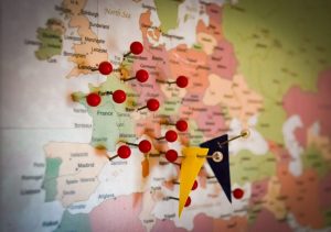 imagem de um map com pinos marcando países para blog de como se planejar antes da sua viagem para a Holanda?
