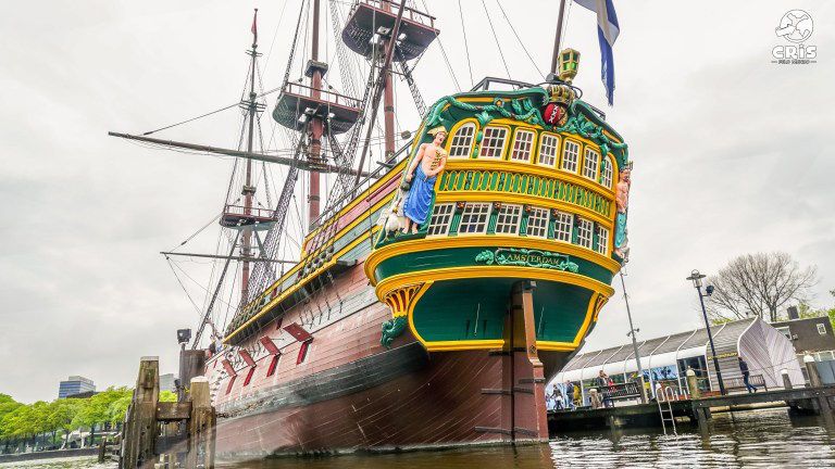 imagem de barco no museu marítimo em Amsterdam.