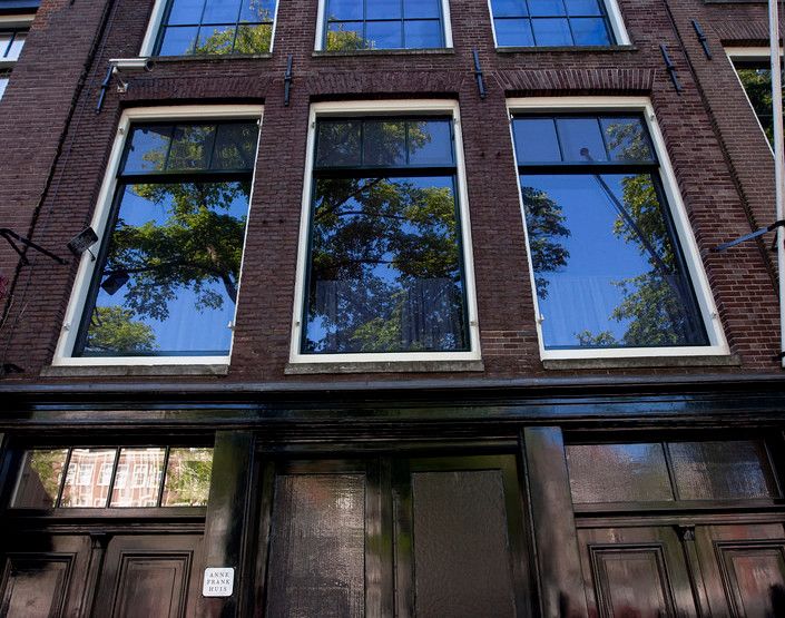 Imagem da casa de Anne Frank em Amsterdam.