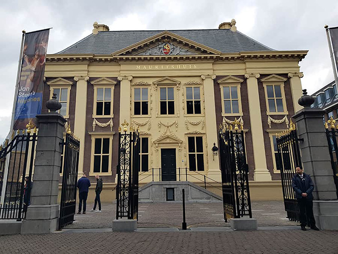 Imagem do museu Mauritshuis em haia