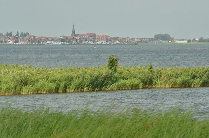 imagem da paisagem bucolica de Marken e Volendam.