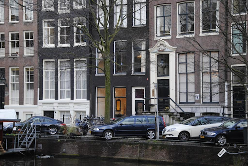 Imagem da frente do Old Lady, um dos melhores hotéis no centro de Amsterdam