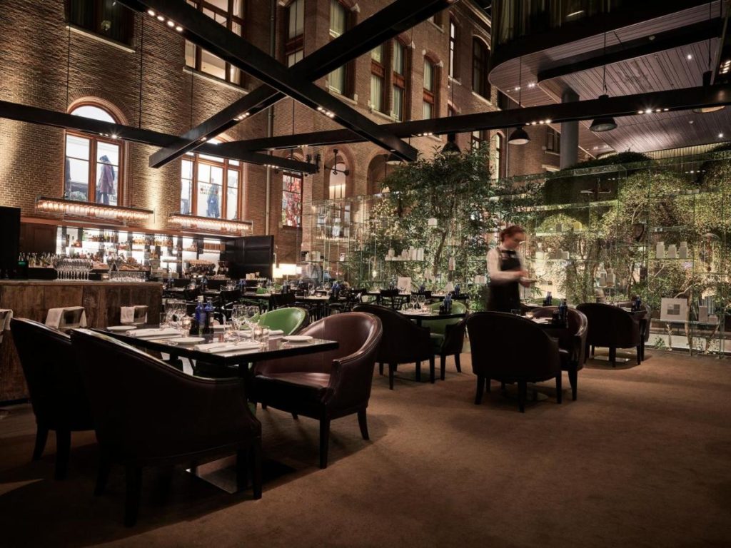 Imagem do restaurante do hotel conservatorium amsterdam