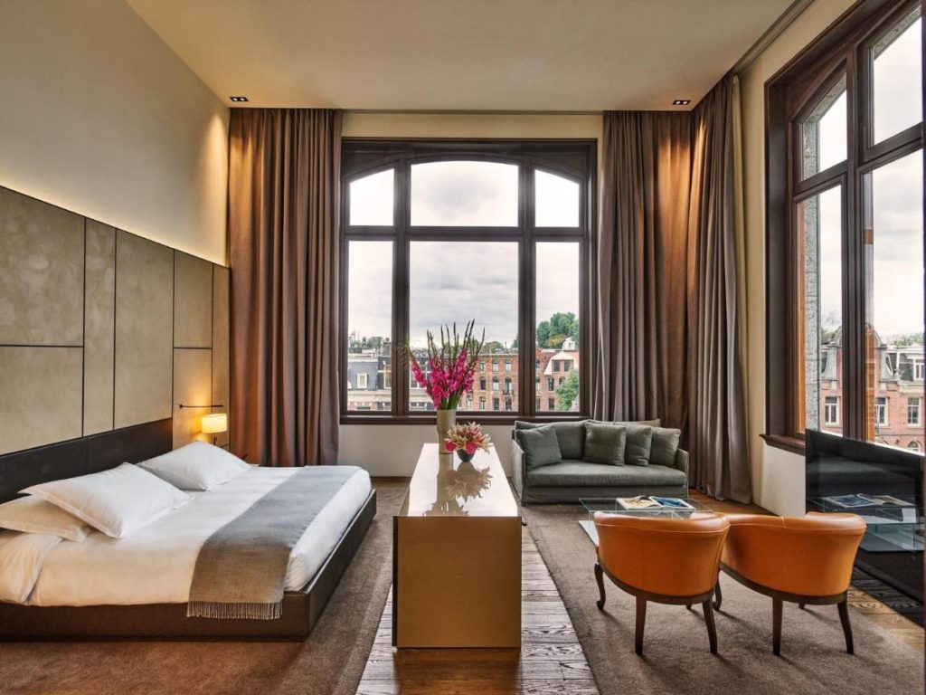 Imagem de um quarto grande no conservatorium hotel amsterdam
