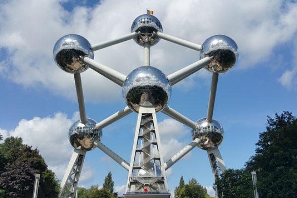 imagem de atomium atração turística famosa em Bruxelas.